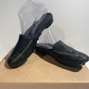 Sundance Vintage Leather Driver Mules